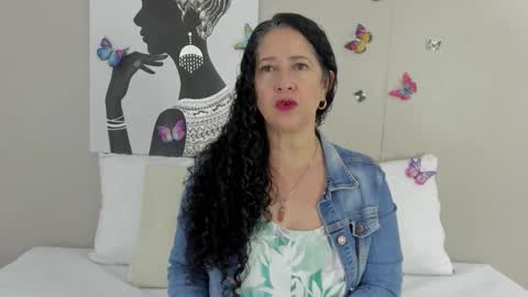 Adele Smithh online show from January 8, 11:45 am