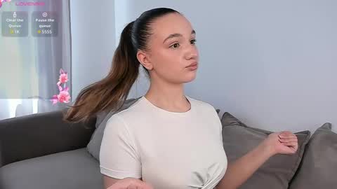 Snapshot of adelexx_zll chatting on May 22, 6:31 am adelexx_zll online show from May 22, 6:31 am