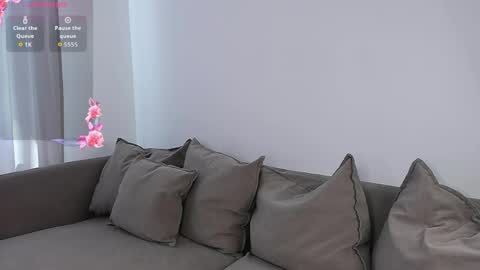 Snapshot of adelexx_zll chatting on June 5, 6:52 am adelexx_zll online show from June 5, 6:52 am