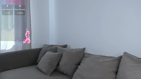 Snapshot of adelexx_zll chatting on June 13, 6:11 am adelexx_zll online show from June 13, 6:11 am