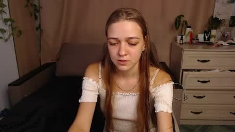 Snapshot of adelin_maxwell chatting on July 11, 3:26 pm Lina online show from July 11, 3:26 pm