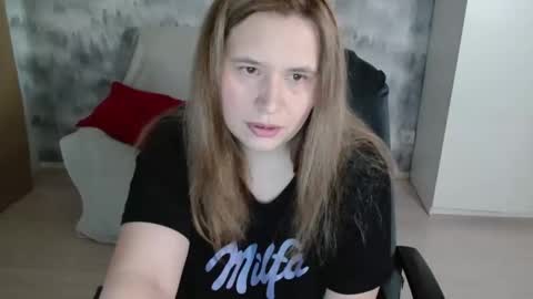 adelinalawson online show from April 19, 7:18 am