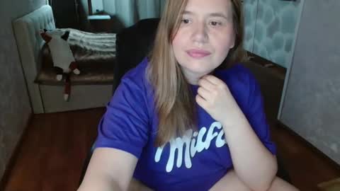 Snapshot of adelinalawson chatting on May 16, 4:53 am adelinalawson online show from May 16, 4:53 am