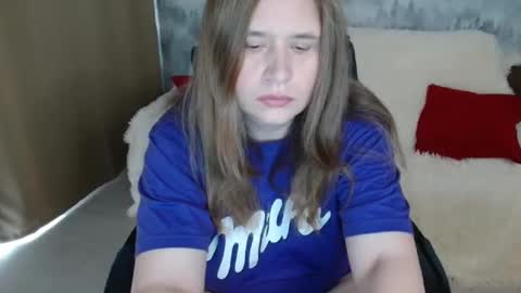 Snapshot of adelinalawson chatting on June 8, 6:03 am adelinalawson online show from June 8, 6:03 am