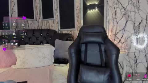 adelinemoretti online show from March 3, 8:15 pm