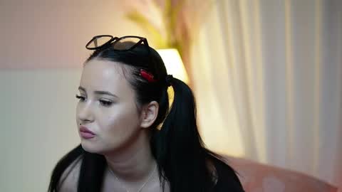 Snapshot of adelineroze chatting on June 9, 6:30 pm Adeline online show from June 9, 6:30 pm
