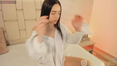 Snapshot of adelinewhite1 chatting on May 27, 12:24 pm adeline online show from May 27, 12:24 pm