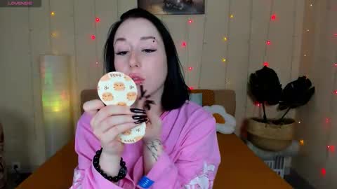 Adel online show from February 18, 8:43 am