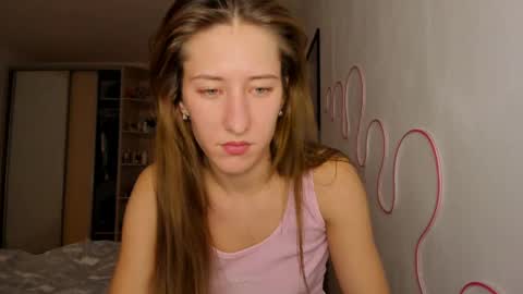 Snapshot of adellqueen chatting on April 25, 9:34 pm Adell online show from April 25, 9:34 pm