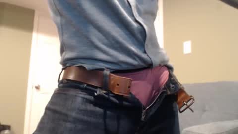 Snapshot of adequate_cock chatting on February 20, 10:32 pm adequate_cock online show from February 20, 10:32 pm