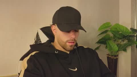 Ades online show from November 29, 11:35 am