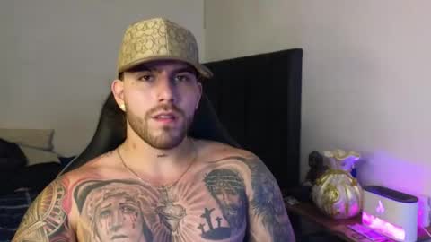 Snapshot of ades_lowe chatting on April 29, 5:55 am Ades online show from April 29, 5:55 am