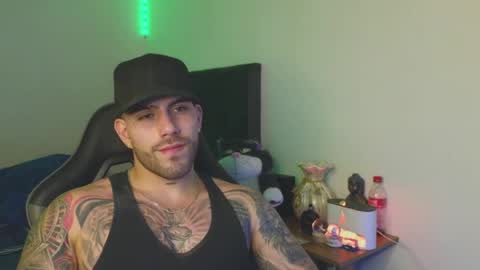 Snapshot of ades_lowe chatting on May 27, 5:48 am Ades online show from May 27, 5:48 am