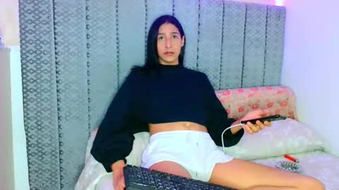 Snapshot of adhara365 chatting on December 17, 1:07 am adhara star 3 online show from December 17, 1:07 am