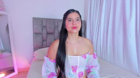 Snapshot of adhara__evanss chatting on April 6, 1:47 am online show from April 6, 1:47 am