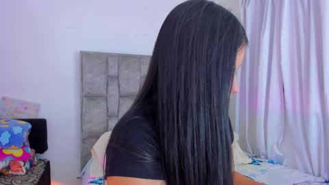 Snapshot of adhara__evanss chatting on April 19, 3:00 pm online show from April 19, 3:00 pm
