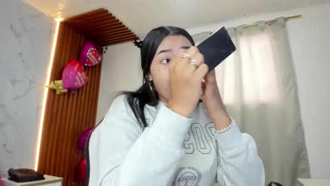 Snapshot of adhara_messy chatting on February 24, 2:04 pm ADHARA MESSY online show from February 24, 2:04 pm