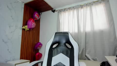 Snapshot of adhara_messy chatting on March 2, 2:02 pm ADHARA MESSY online show from March 2, 2:02 pm