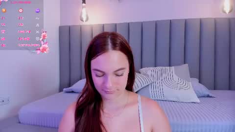 Snapshot of adhara_monroe chatting on June 20, 10:40 am Adhara online show from June 20, 10:40 am