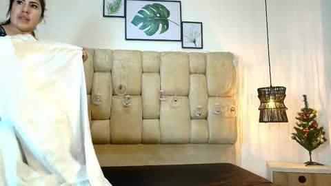 AdharaSmithh online show from January 7, 7:16 pm