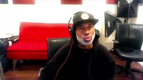 adick_ting online show from December 18, 6:10 am