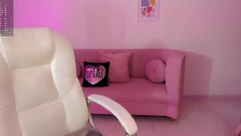 Snapshot of adison_reyes chatting on June 26, 11:58 am adison_reyes online show from June 26, 11:58 am