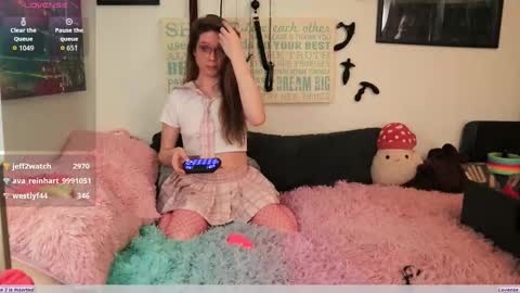 Snapshot of aditzytgirl chatting on March 5, 11:23 pm A Ditzy TGirl aka Lizzy online show from March 5, 11:23 pm