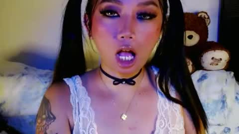 Snapshot of adorableslutxxx chatting on April 25, 1:52 am jasmine online show from April 25, 1:52 am