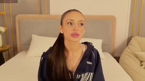 adoracortes online show from March 19, 5:00 am