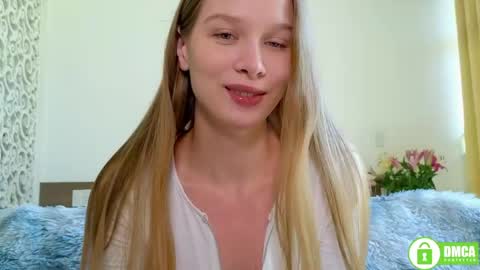 Lia  online show from May 8, 3:34 am