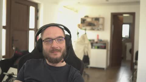 W36 online show from April 12, 10:31 am