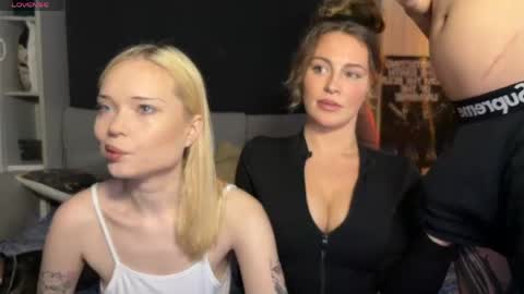 Snapshot of adrenaline_lush chatting on May 7, 12:27 am Dorothy Mayfield online show from May 7, 12:27 am