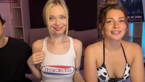 Snapshot of adrenaline_lush chatting on June 8, 12:03 am Dorothy Mayfield online show from June 8, 12:03 am