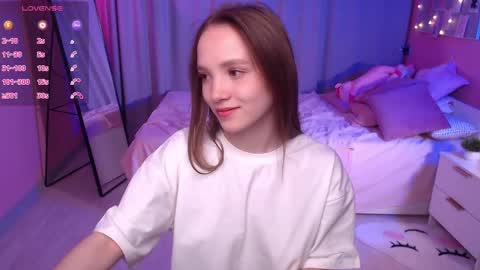 Snapshot of adria_arjona chatting on April 27, 7:39 am Eva online show from April 27, 7:39 am