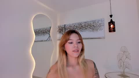 Snapshot of adria_ross chatting on May 11, 6:49 pm Adriana online show from May 11, 6:49 pm