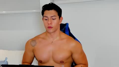 Snapshot of adrian_del_mar chatting on June 10, 1:39 am Adrian del Mar online show from June 10, 1:39 am