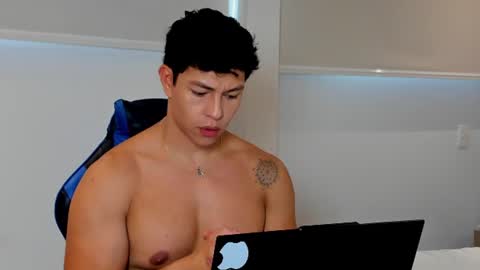 Snapshot of adrian_del_mar chatting on June 14, 8:00 pm Adrian del Mar online show from June 14, 8:00 pm