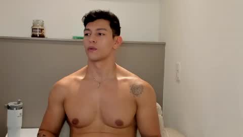 Snapshot of adrian_del_mar chatting on July 5, 9:11 pm Adrian del Mar online show from July 5, 9:11 pm