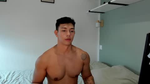 Snapshot of adrian_del_mar chatting on July 26, 10:11 am Adrian del Mar online show from July 26, 10:11 am