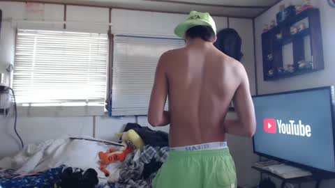 Snapshot of adrian_peter22cm chatting on January 5, 5:20 pm adrian_peter22cm online show from January 5, 5:20 pm
