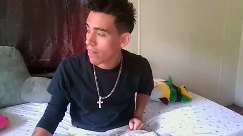 Snapshot of adrian_peter22cm chatting on May 12, 8:39 pm adrian_peter22cm online show from May 12, 8:39 pm