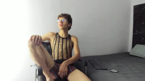 Adrian W  online show from June 2, 4:03 am
