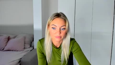 Snapshot of adriana_coy_ chatting on May 16, 6:43 am Adriana online show from May 16, 6:43 am