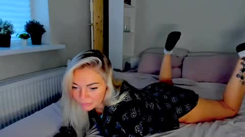 Snapshot of adriana_coy_ chatting on May 30, 5:15 am Adriana online show from May 30, 5:15 am