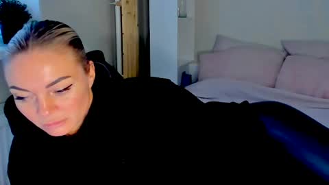 Snapshot of adriana_coy_ chatting on May 31, 11:06 am Adriana online show from May 31, 11:06 am