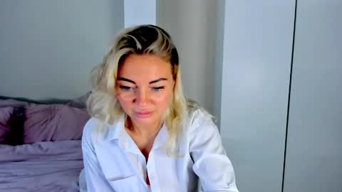 Snapshot of adriana_coy_ chatting on June 3, 4:56 pm Adriana online show from June 3, 4:56 pm