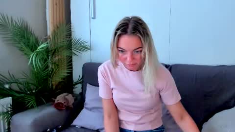 Snapshot of adriana_coy_ chatting on July 26, 1:40 pm Adriana online show from July 26, 1:40 pm
