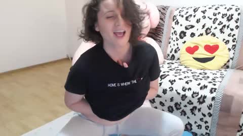 Snapshot of adriana_elvis chatting on January 6, 1:08 pm adriana online show from January 6, 1:08 pm