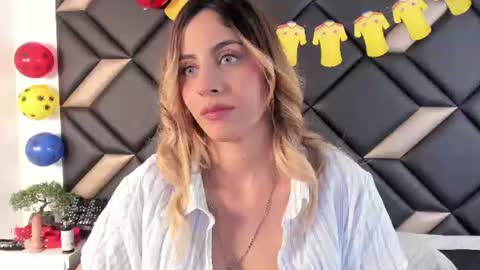 Snapshot of adrianaharlow chatting on June 17, 7:04 pm Adriana Harlow online show from June 17, 7:04 pm