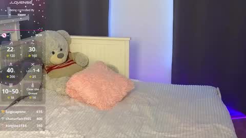 adrianawow1 online show from March 6, 6:52 am